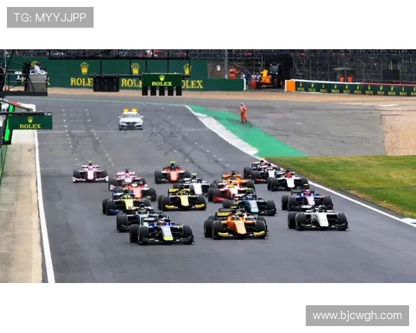 F1赛车赛季新变革即将到来 各队策略调整激烈备战挑战 F1赛车赛季新变革即将到来 各队策略调整激烈备战挑战