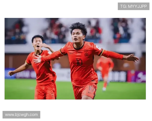 中国足球队迎战亚洲杯八强激战，年轻球员成为新希望的关键所在